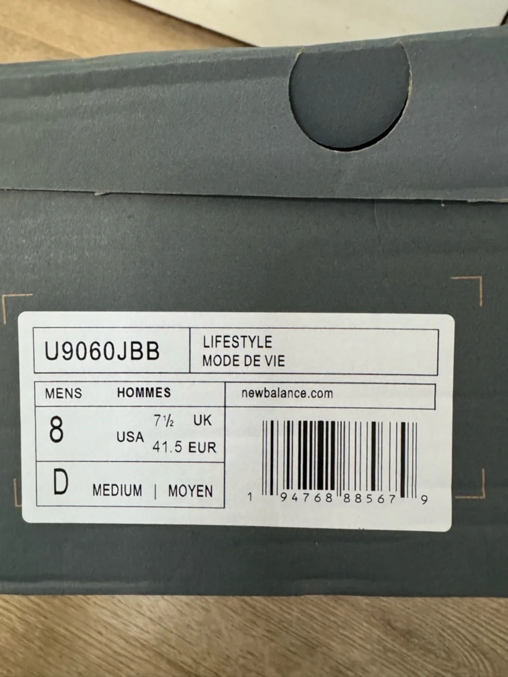 New Balance Gray & White Shoe Box with Size Label - Women’s 9.5/Men’s 8 - Picture 3 of 3